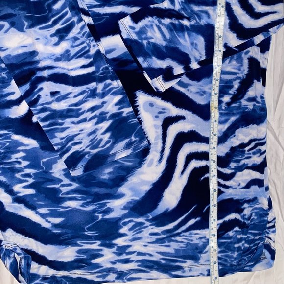 CHICO's Tie Dye Tunic Top Shirt Boho Blue White polyester spandex  Women Sz 12 - Picture 3 of 9